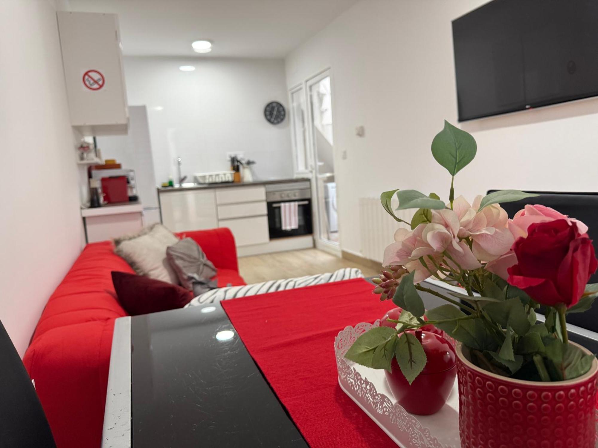 Rosa Rooms, Habitacion Con Bano Privado Pozuelo de Alarcón Eksteriør billede