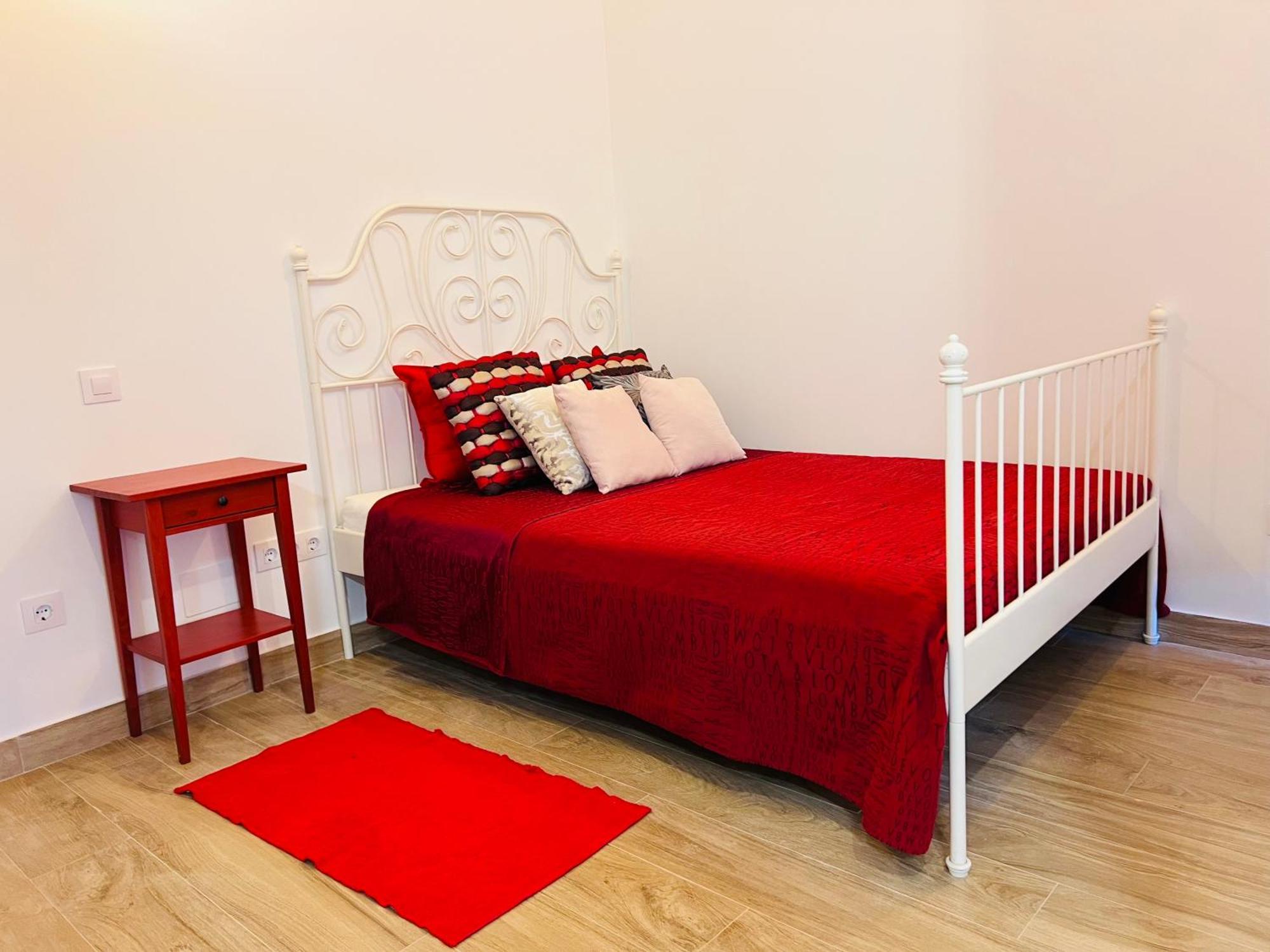 Rosa Rooms, Habitacion Con Bano Privado Pozuelo de Alarcón Eksteriør billede